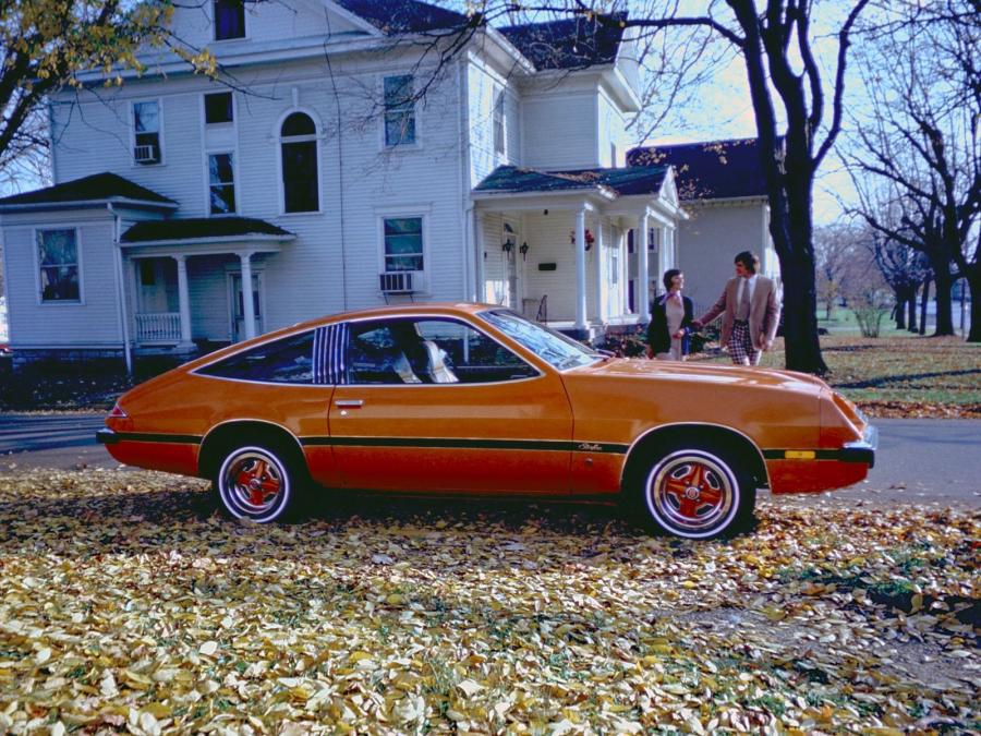  Oldsmobile Starfire 1975 года  (фото 1 из 5)